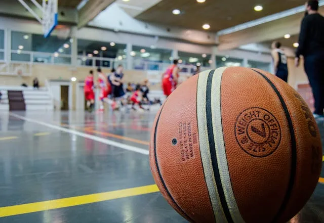demi-terrain de basket-ball